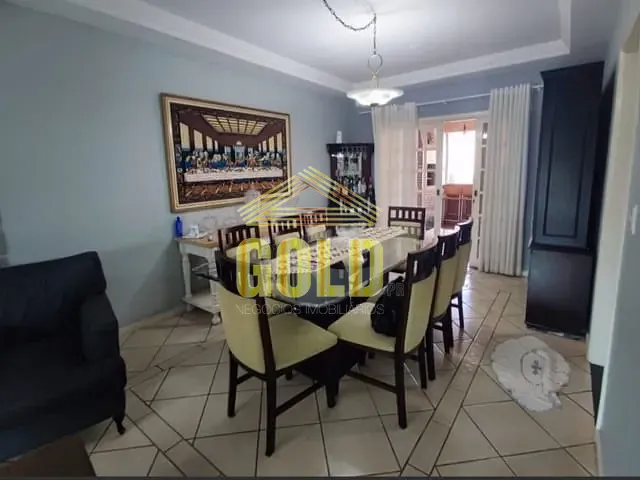 Sobrado com 331m² 3 quartos e 4 banheiros, à venda, no bairro Jardim Esperança em Londrina
