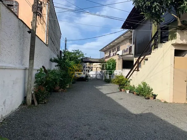 Sobrado com 764m² 13 quartos e 9 banheiros, à venda, no bairro Iririú em Joinville