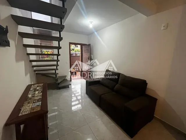 Sobrado 2 quartos e 2 banheiros, para alugar, no bairro Bela Vista em Palhoça