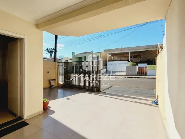 Sobrado com 382m² 3 quartos e 3 banheiros, à venda, no bairro Centro em Apucarana