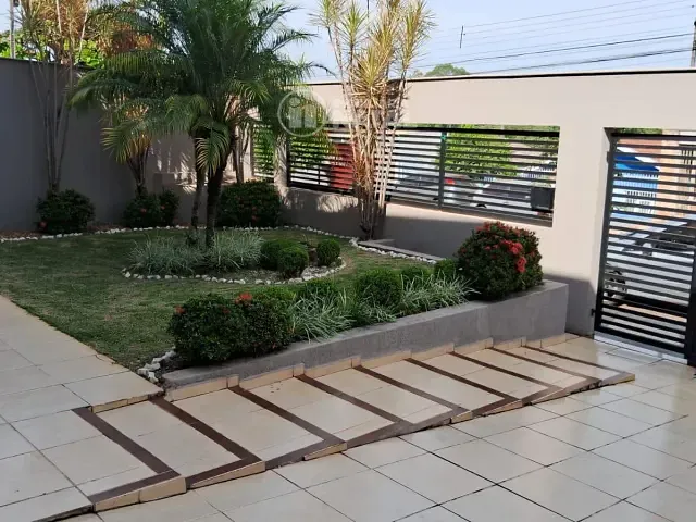 Sobrado com 420m² 4 quartos e 4 banheiros, à venda, no bairro Califórnia em Londrina
