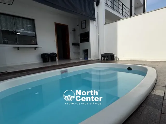 Sobrado com 106m² 3 quartos e 3 banheiros, à venda, no bairro Costeira em Balneário Barra do Sul