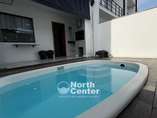 Sobrado com 106m² 3 quartos e 3 banheiros, à venda, no bairro Costeira em Balneário Barra do Sul