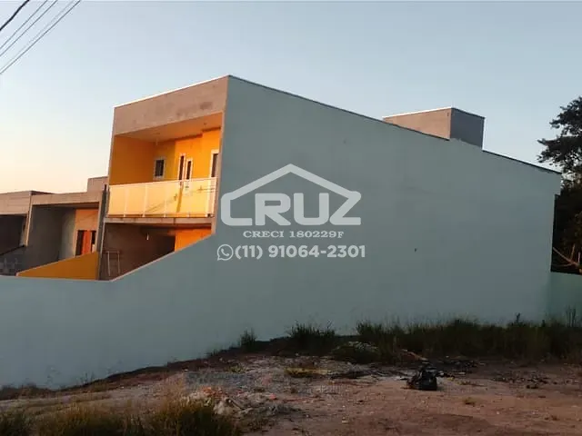 Sobrado com 220m² 3 quartos e 4 banheiros, à venda, no bairro Laranjeiras em Caieiras