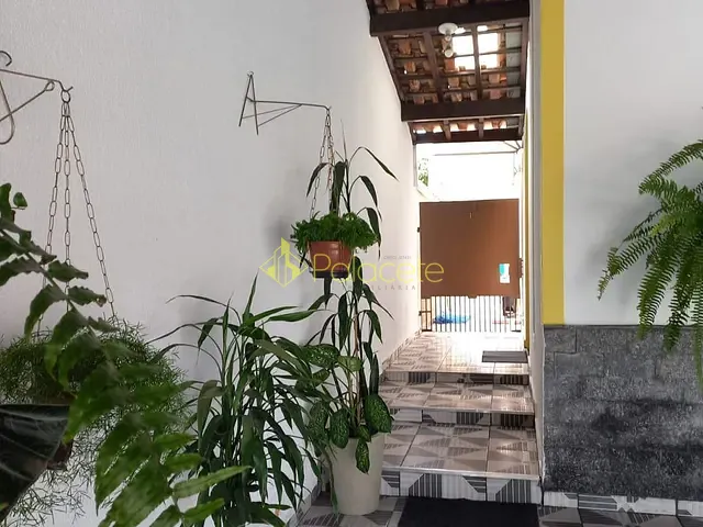 Sobrado com 175m² 3 quartos e 3 banheiros, à venda, no bairro Jardim Rosely em Pindamonhangaba