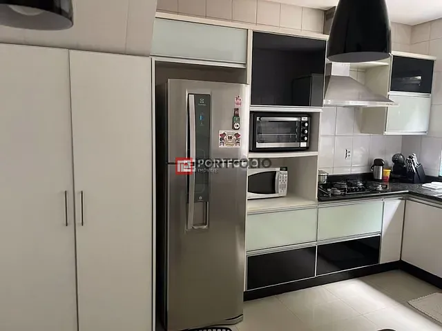 Sobrado com 110m² 3 quartos e 2 banheiros, à venda, no bairro Parque Amazônia em Goiânia