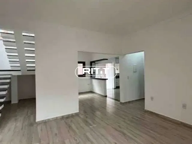 Sobrado com 250m² 4 quartos e 3 banheiros, à venda, no bairro Parque Residencial São Clemente em Monte Mor