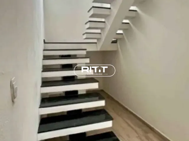Sobrado com 250m² 4 quartos e 3 banheiros, à venda, no bairro Parque Residencial São Clemente em Monte Mor