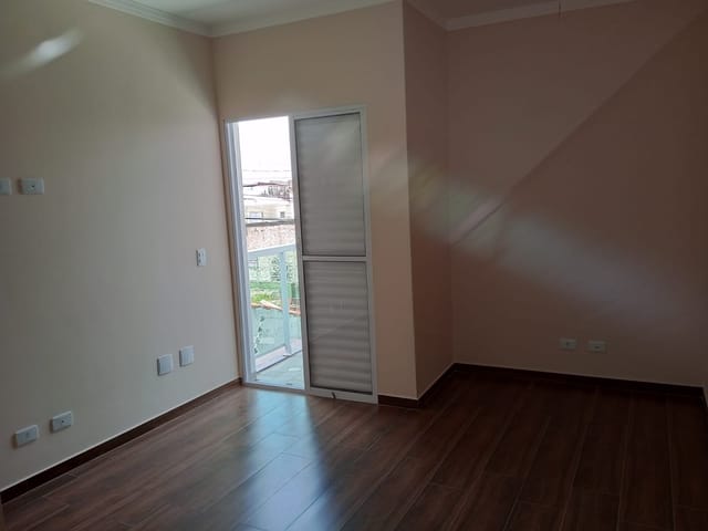 Sobrado 3 quartos e 3 banheiros, à venda, no bairro Jardim Santa Cecília em Guarulhos