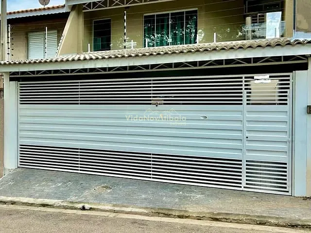 Sobrado com 175m² 4 quartos e 4 banheiros, à venda, no bairro Nova Cerejeira em Atibaia