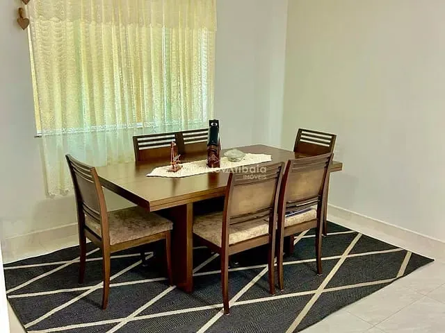 Sobrado com 175m² 4 quartos e 4 banheiros, à venda, no bairro Nova Cerejeira em Atibaia
