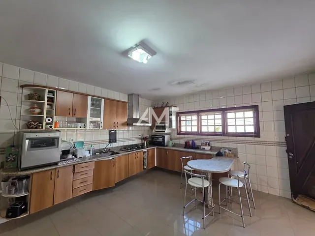 Sobrado com 803m² 3 quartos e 6 banheiros, à venda, no bairro Setor Habitacional Vicente Pires - Trecho 3 em Brasília