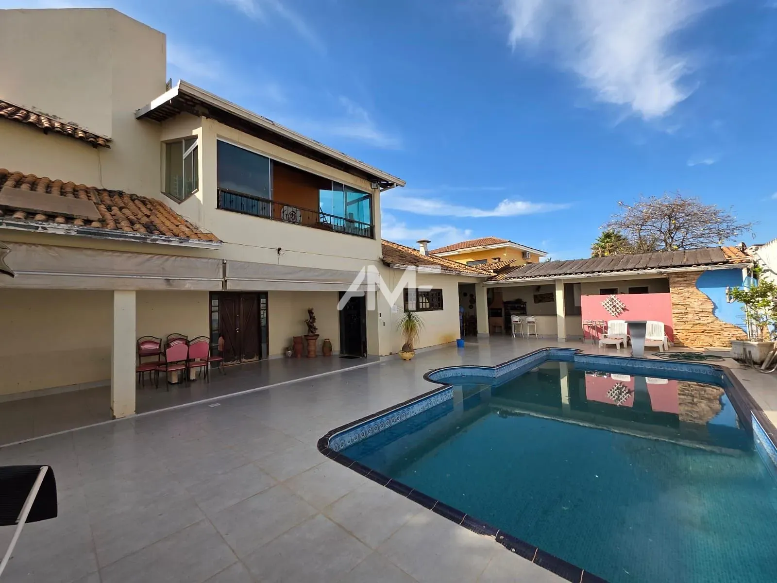 Sobrado, 3 quartos, 350 m² - Foto 1