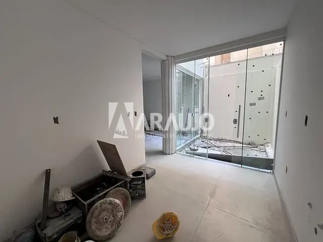 Sobrado com 177m² 3 quartos e 2 banheiros, à venda, no bairro Centro em Itajaí
