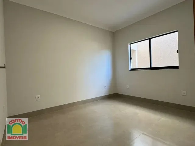 Sobrado com 305m² 3 quartos e 3 banheiros, à venda, no bairro Jardim Goiano em Anápolis