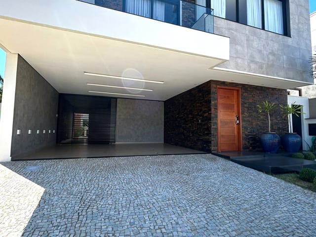 Sobrado 3 quartos e 4 banheiros, à venda, no bairro Villa Toscana em Franca
