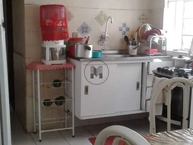 Sobrado com 80m² 3 quartos e 1 banheiro, à venda, no bairro São Benedito em Guaratinguetá