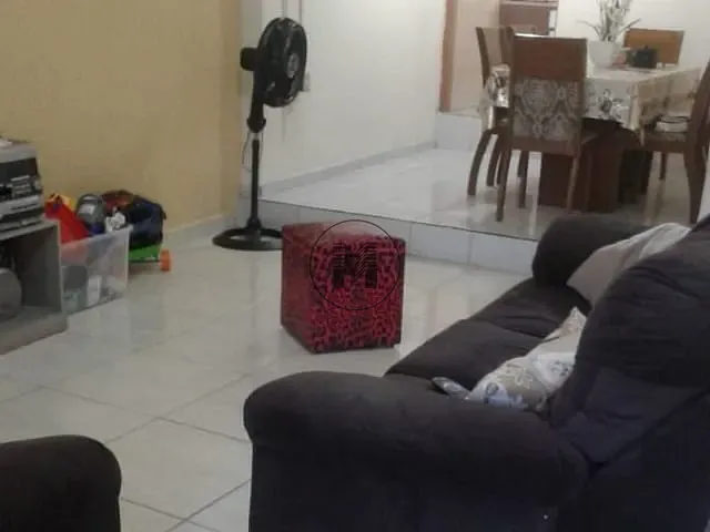 Sobrado com 80m² 3 quartos e 1 banheiro, à venda, no bairro São Benedito em Guaratinguetá