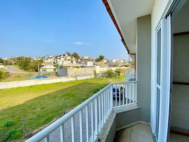 Sobrado com 110m² 3 quartos e 3 banheiros, à venda, no bairro Pedra Branca em Palhoça