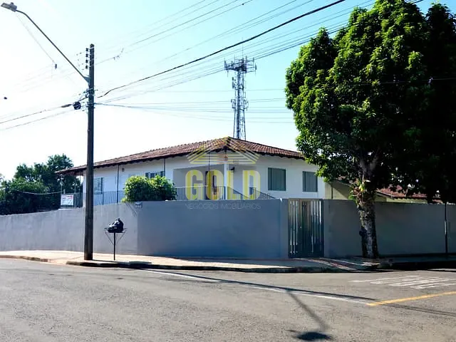 Sobrado 3 quartos e 2 banheiros, à venda, no bairro Erotildes em Londrina
