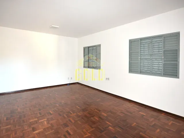 Sobrado 3 quartos e 2 banheiros, à venda, no bairro Erotildes em Londrina