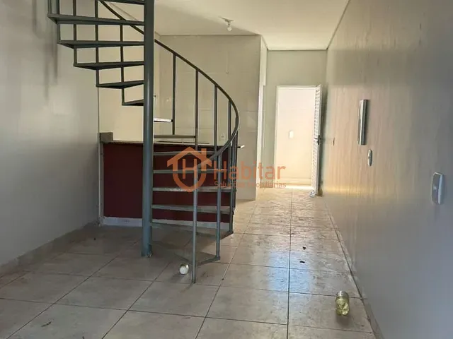 Sobrado com 80m² 2 quartos e 2 banheiros, para alugar, no bairro Jardim Tropical em Sorriso