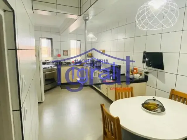Sobrado com 300m² 3 quartos e 6 banheiros, à venda, no bairro Jardim Oriental em São Paulo