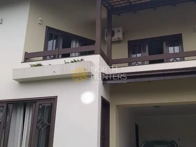 Sobrado com 376m² 4 quartos e 4 banheiros, à venda, no bairro Floresta em Joinville