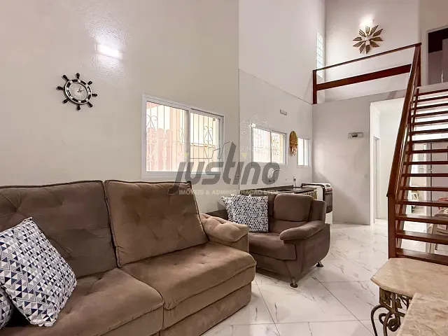 Sobrado com 125m² 2 quartos e 1 banheiro, à venda, no bairro Belas Artes em Itanhaém