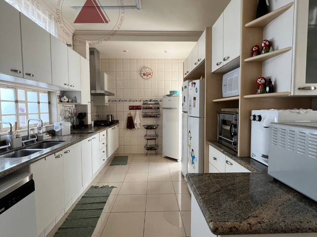Sobrado com 278m² 3 quartos e 4 banheiros, à venda, no bairro Vila Duque de Caxias em Franca