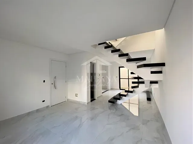 Sobrado com 219m² 3 quartos e 2 banheiros, à venda, no bairro Boneca do Iguaçu em São José dos Pinhais