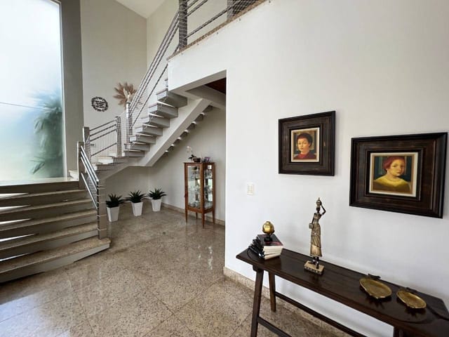 Sobrado com 868m² 4 quartos e 5 banheiros, à venda, no bairro Cidade Vera Cruz - Jardins Viena em Aparecida de Goiânia