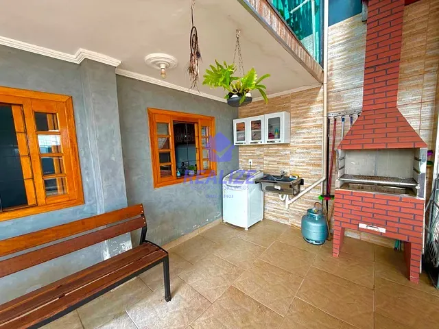 Sobrado com 262m² 2 quartos e 2 banheiros, à venda, no bairro Jardim Planalto em Botucatu