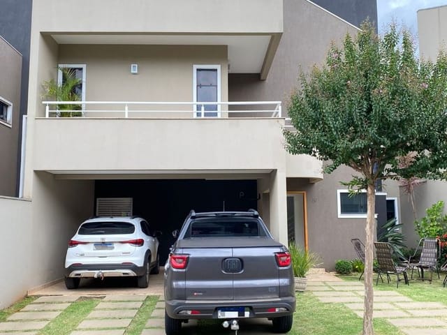 Sobrado com 200m² 3 quartos e 2 banheiros, à venda, no bairro Vila Santana em Cambé