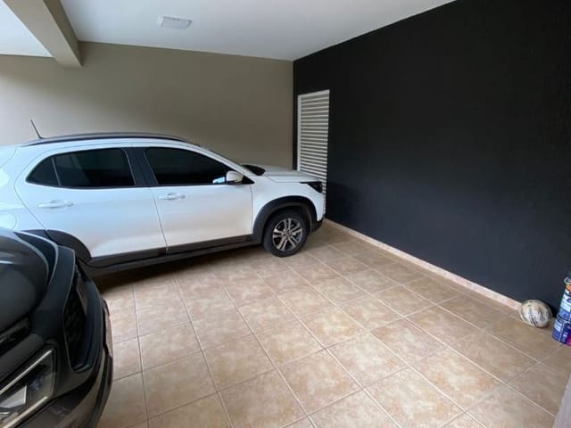 Sobrado com 200m² 3 quartos e 2 banheiros, à venda, no bairro Vila Santana em Cambé