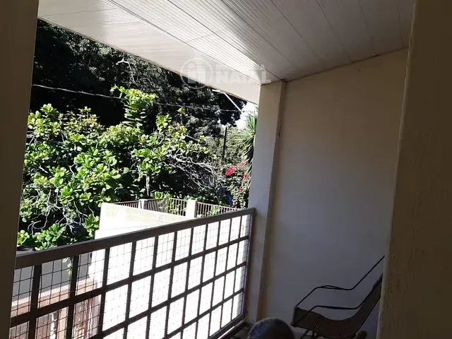 Sobrado com 300m² 5 quartos e 4 banheiros, à venda, no bairro Champagnat em Londrina