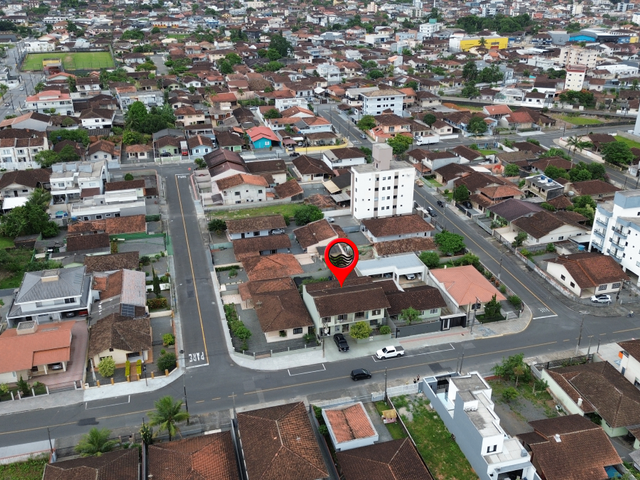 Foto do Sobrado - Sobrado à venda, com sala comercial, Iririú, Joinville, SC,  ACEITA PERMUTA POR CASA em Baln. Barra do Sul | North Center