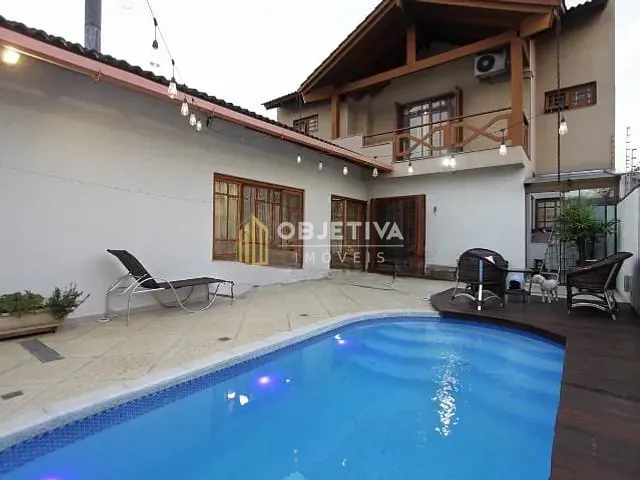 Sobrado 4 quartos e 4 banheiros, à venda, no bairro Jardim Sabará em Porto Alegre