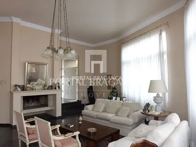 Sobrado com 420m² 3 quartos e 4 banheiros, à venda, no bairro Altos de Bragança em Bragança Paulista