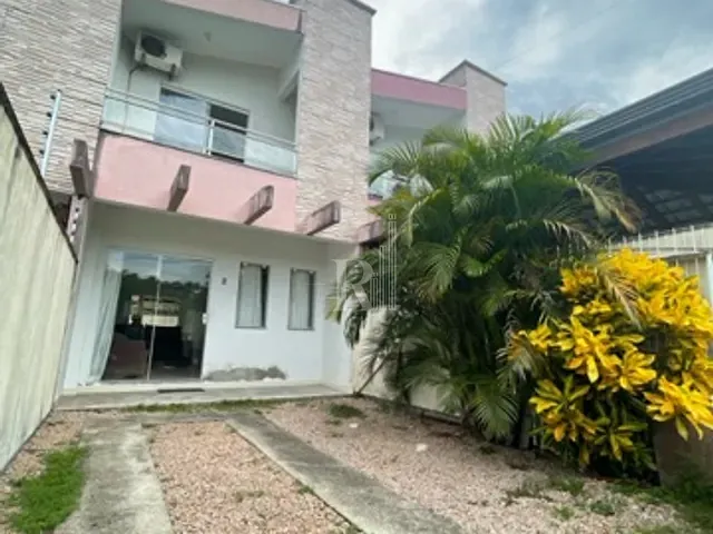 Sobrado com 130m² 2 quartos e 1 banheiro, para alugar, no bairro Areias em Tijucas