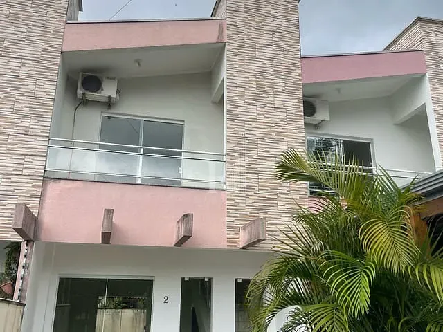 Sobrado com 130m² 2 quartos e 1 banheiro, para alugar, no bairro Areias em Tijucas