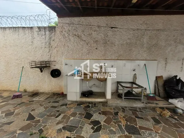 Sobrado com 600m² 3 quartos e 4 banheiros, à venda, no bairro Jardim Bela Vista em Andradas