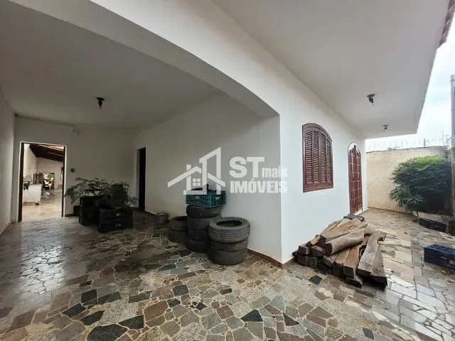 Sobrado com 600m² 3 quartos e 4 banheiros, à venda, no bairro Jardim Bela Vista em Andradas