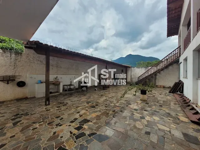 Sobrado com 600m² 3 quartos e 4 banheiros, à venda, no bairro Jardim Bela Vista em Andradas