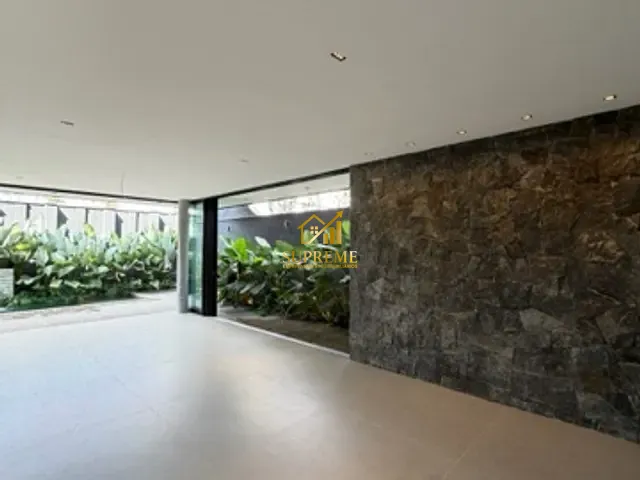Sobrado com 349m² 4 quartos e 5 banheiros, à venda, no bairro Jardins Capri em Senador Canedo
