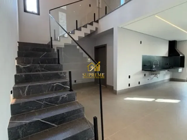 Sobrado com 349m² 4 quartos e 5 banheiros, à venda, no bairro Jardins Capri em Senador Canedo