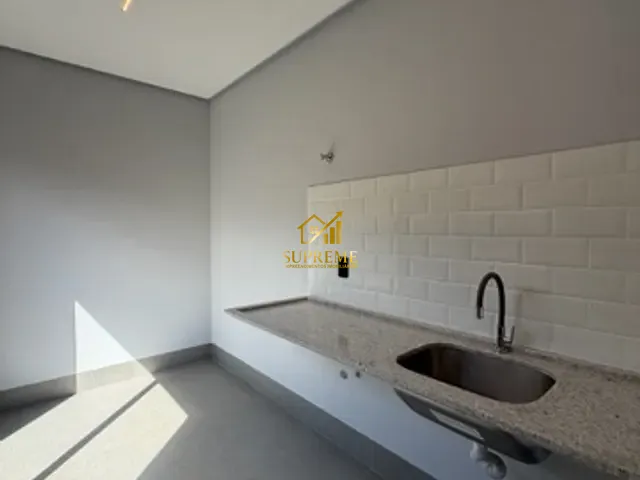 Sobrado com 349m² 4 quartos e 5 banheiros, à venda, no bairro Jardins Capri em Senador Canedo