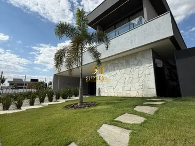 Sobrado com 349m² 4 quartos e 5 banheiros, à venda, no bairro Jardins Capri em Senador Canedo