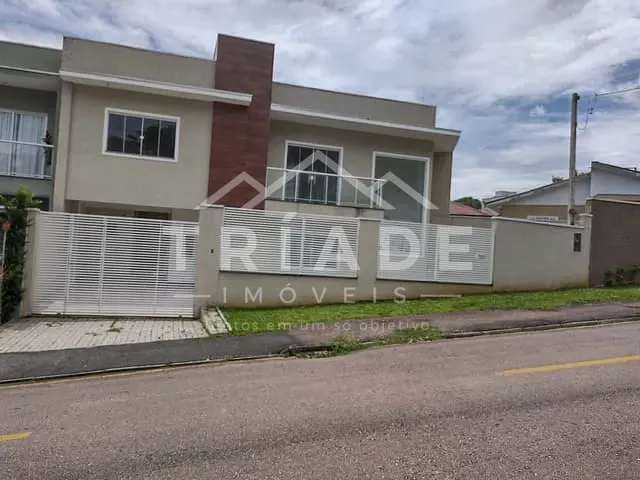 Sobrado com 259m² 3 quartos e 2 banheiros, à venda, no bairro Centro em Araucária
