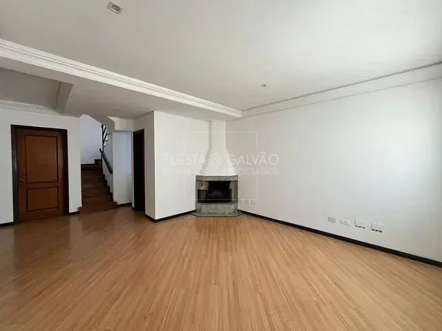Sobrado com 200m² 4 quartos e 3 banheiros, para alugar, no bairro Boqueirão em Curitiba
